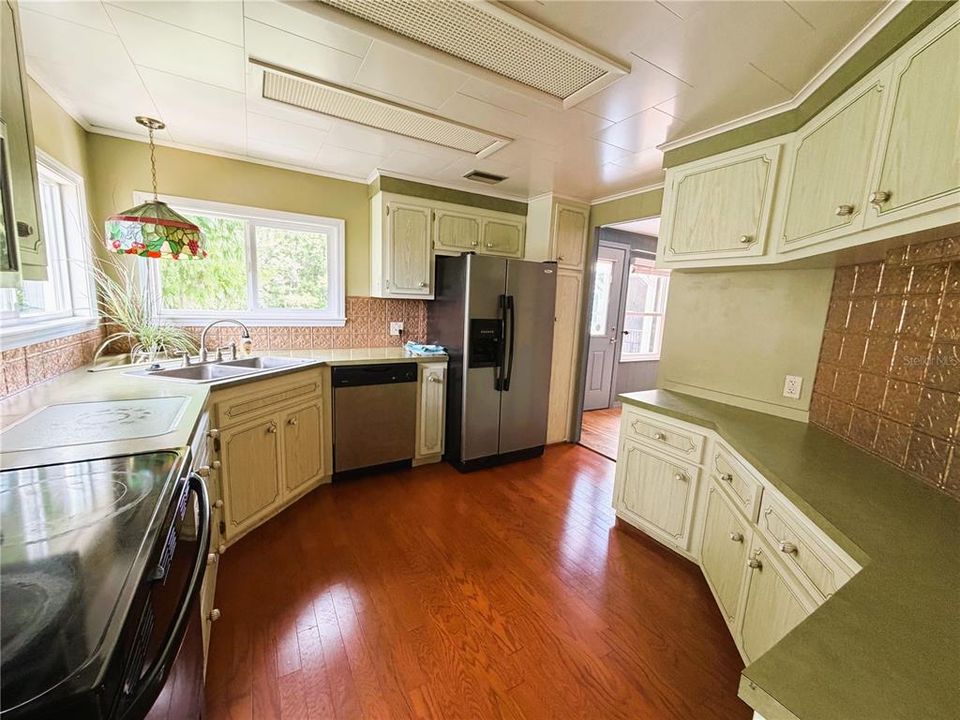 For Sale: $199,500 (2 beds, 2 baths, 1532 Square Feet)