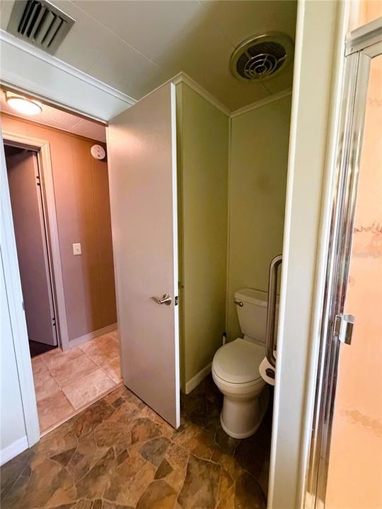 For Sale: $199,500 (2 beds, 2 baths, 1532 Square Feet)