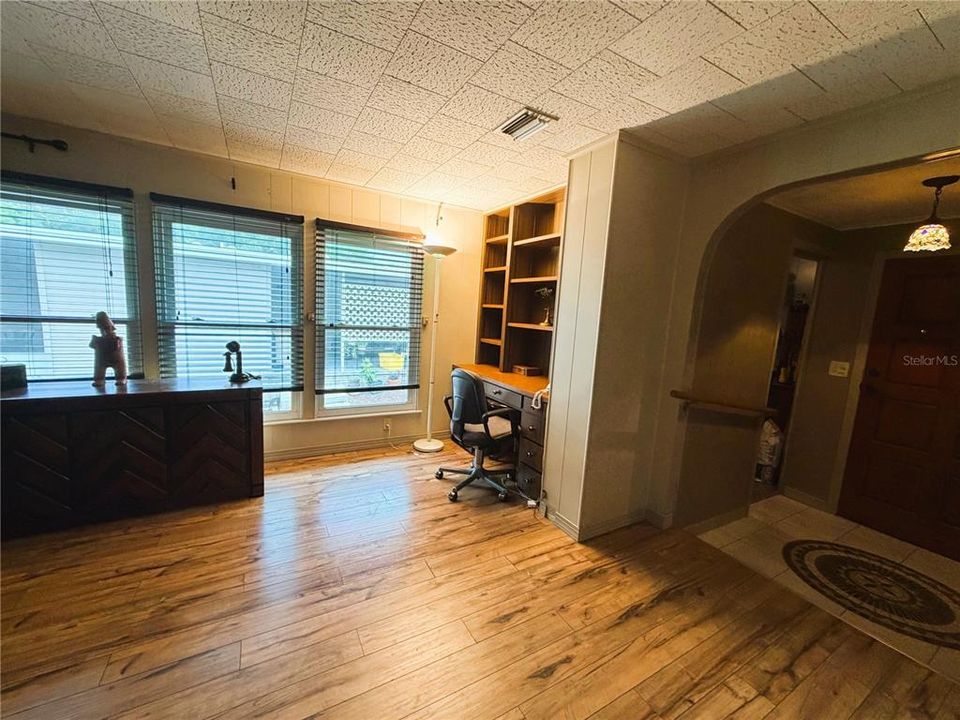 For Sale: $199,500 (2 beds, 2 baths, 1532 Square Feet)