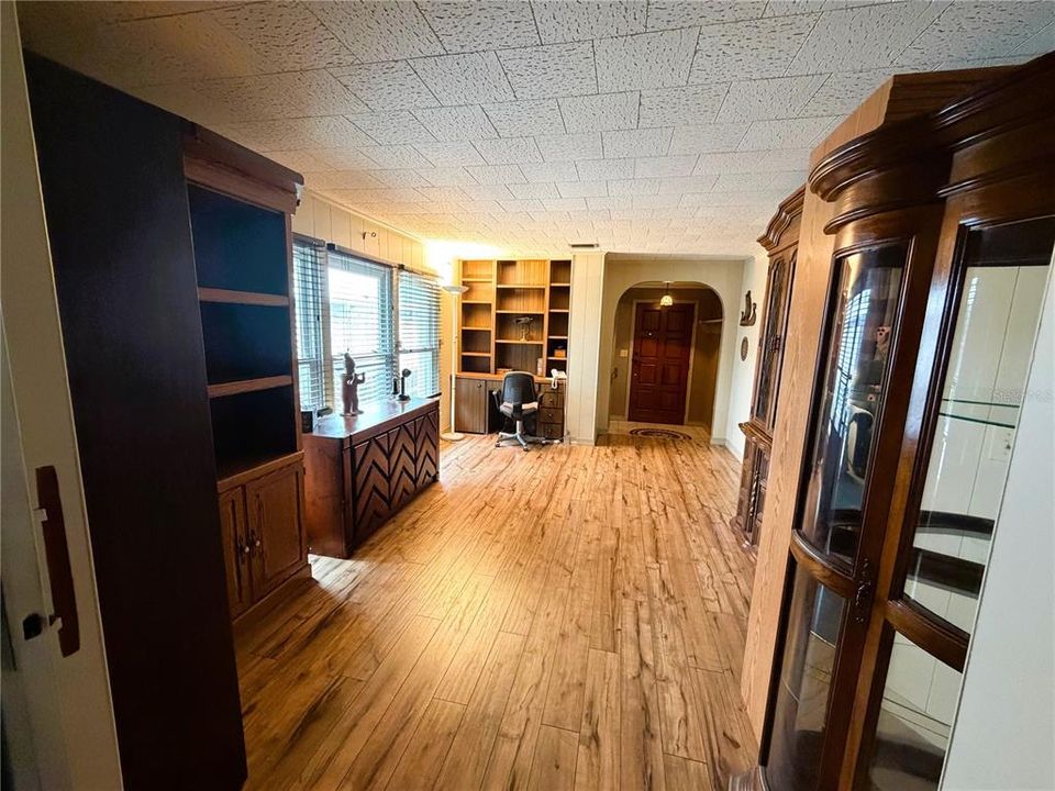 For Sale: $199,500 (2 beds, 2 baths, 1532 Square Feet)