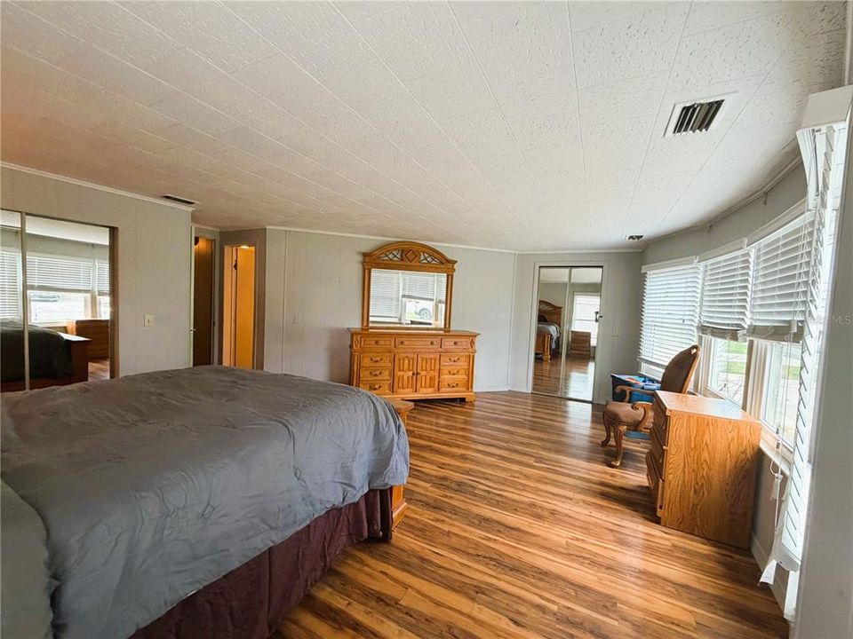 For Sale: $199,500 (2 beds, 2 baths, 1532 Square Feet)