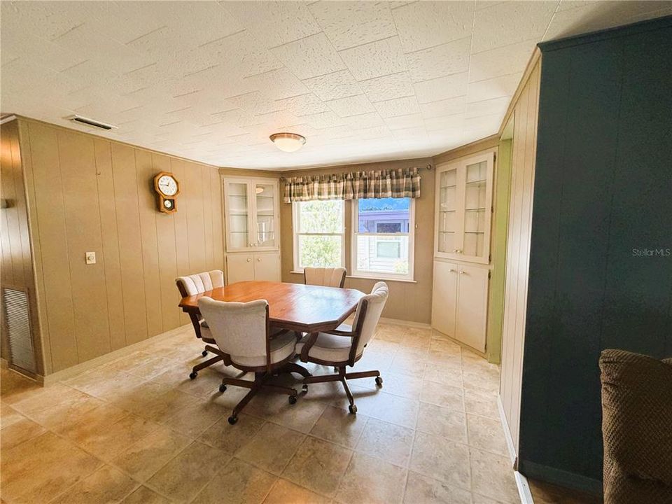 For Sale: $199,500 (2 beds, 2 baths, 1532 Square Feet)