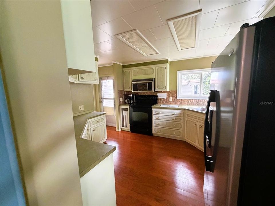 For Sale: $199,500 (2 beds, 2 baths, 1532 Square Feet)