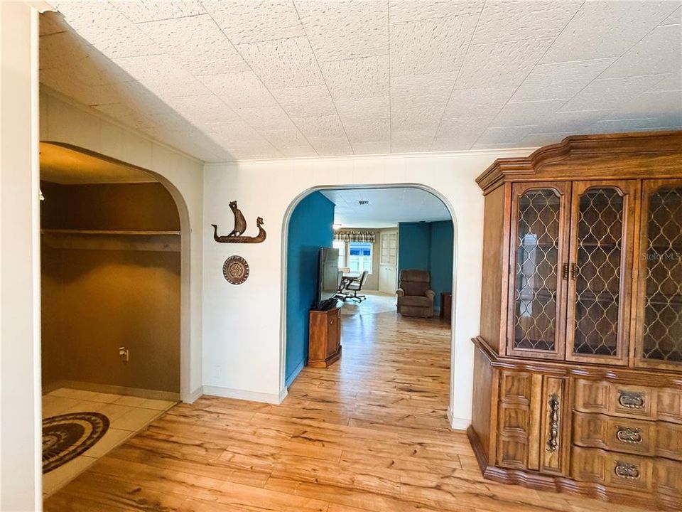 For Sale: $199,500 (2 beds, 2 baths, 1532 Square Feet)