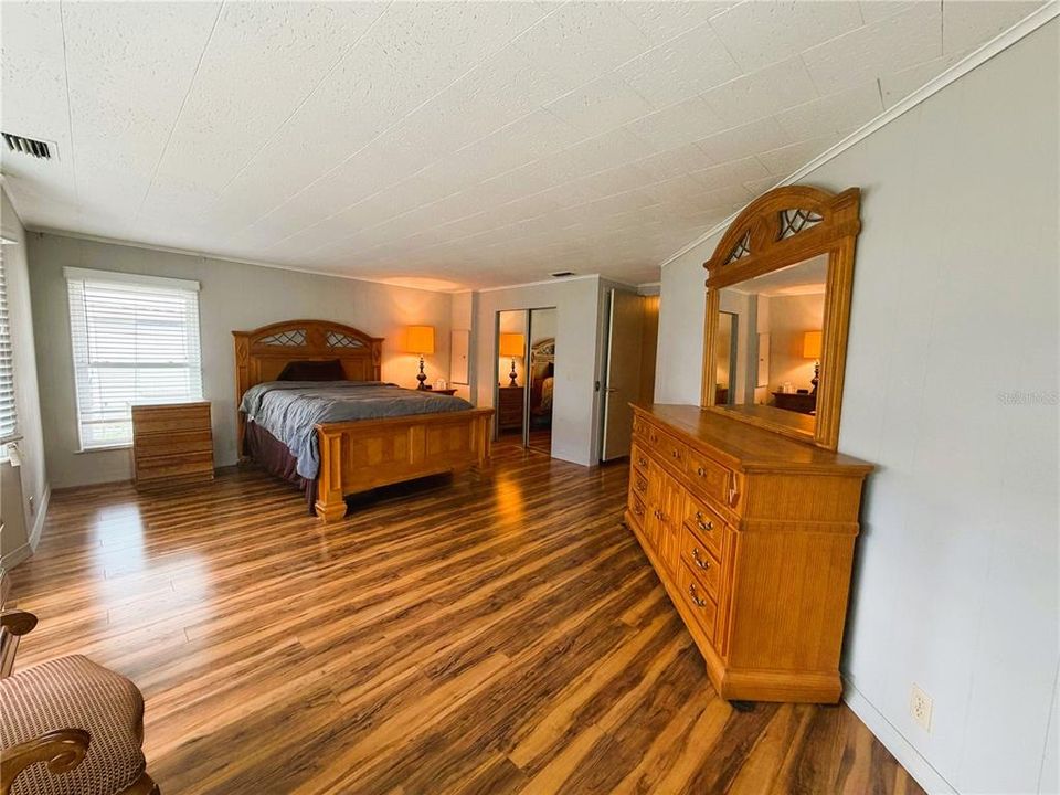 For Sale: $199,500 (2 beds, 2 baths, 1532 Square Feet)