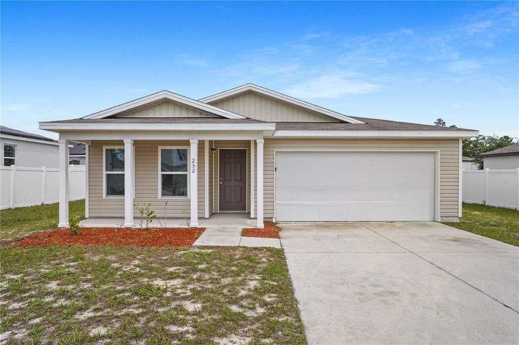 For Sale: $265,000 (4 beds, 2 baths, 1414 Square Feet)