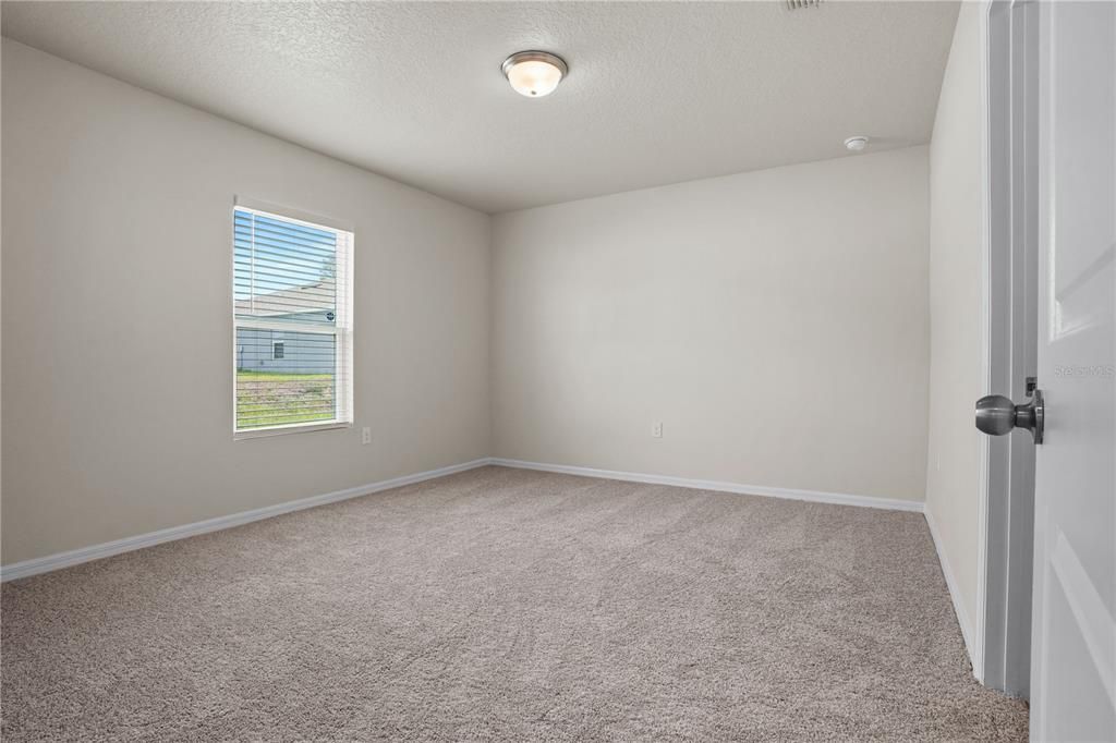 For Sale: $265,000 (4 beds, 2 baths, 1414 Square Feet)