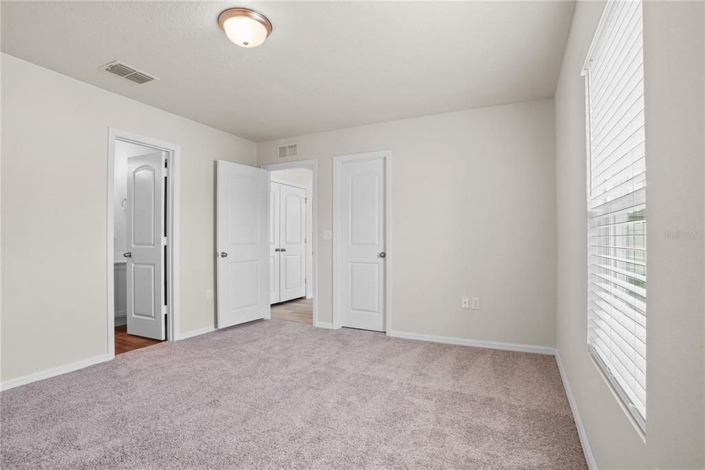 For Sale: $265,000 (4 beds, 2 baths, 1414 Square Feet)