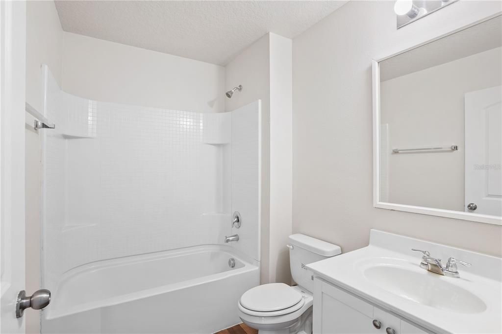 For Sale: $265,000 (4 beds, 2 baths, 1414 Square Feet)