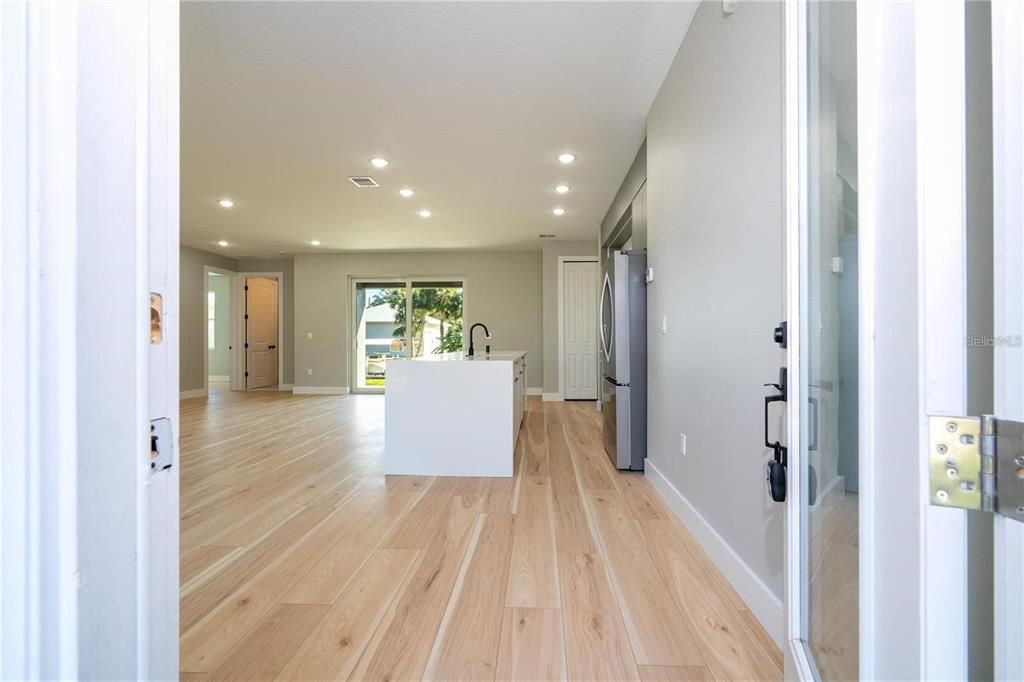 For Rent: $2,200 (4 beds, 3 baths, 1795 Square Feet)