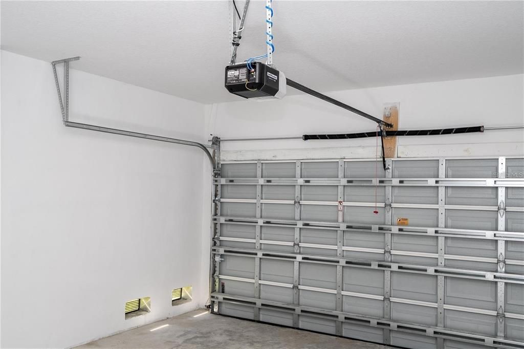 For Rent: $2,200 (4 beds, 3 baths, 1795 Square Feet)