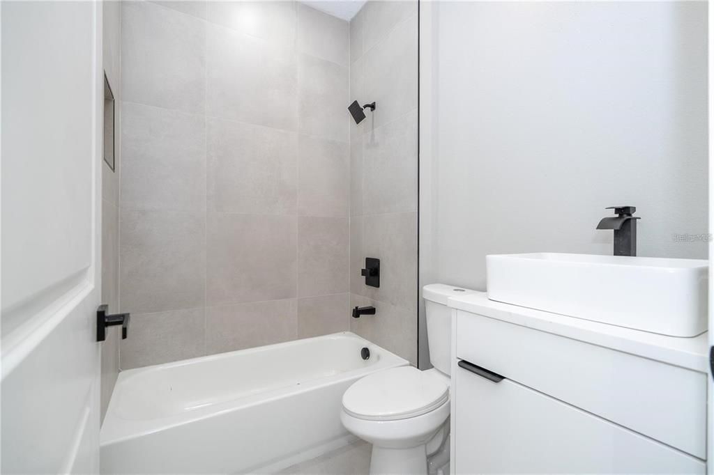 For Rent: $2,200 (4 beds, 3 baths, 1795 Square Feet)