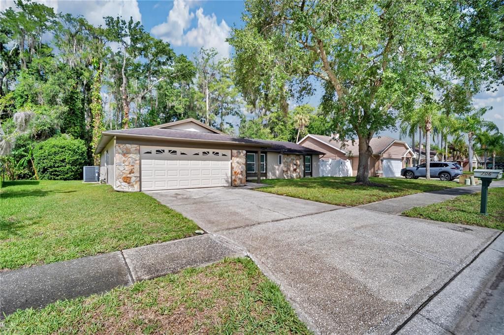 For Sale: $440,000 (3 beds, 2 baths, 1688 Square Feet)