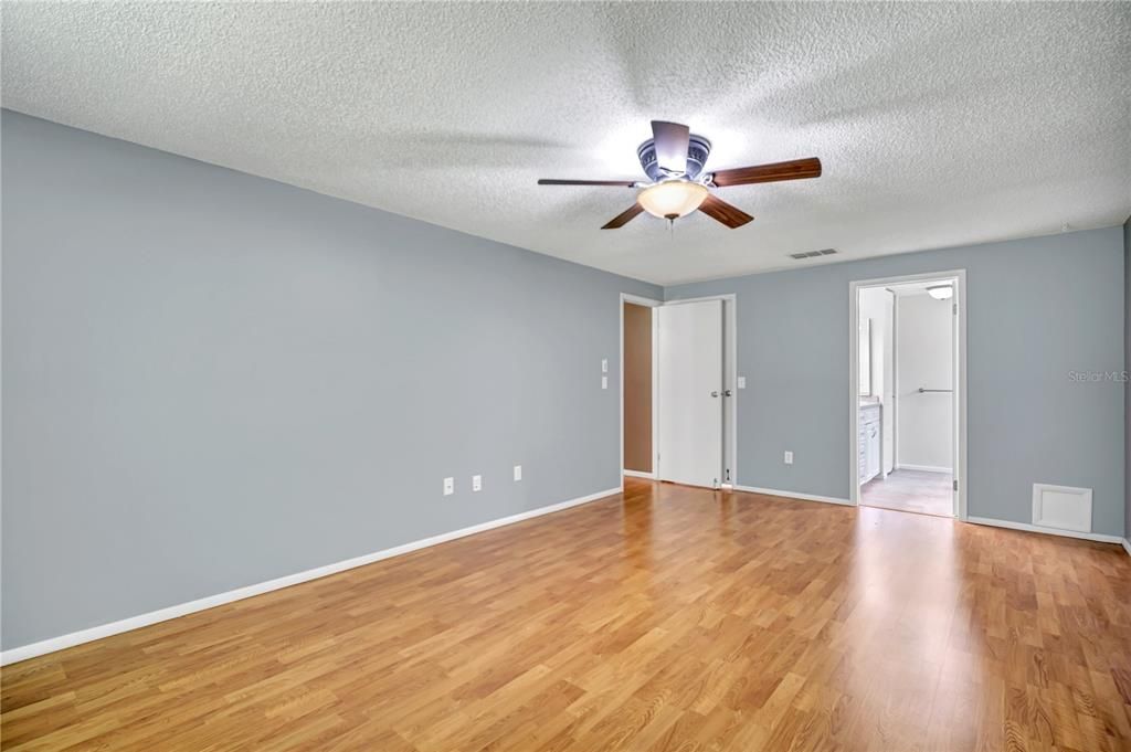 For Sale: $440,000 (3 beds, 2 baths, 1688 Square Feet)