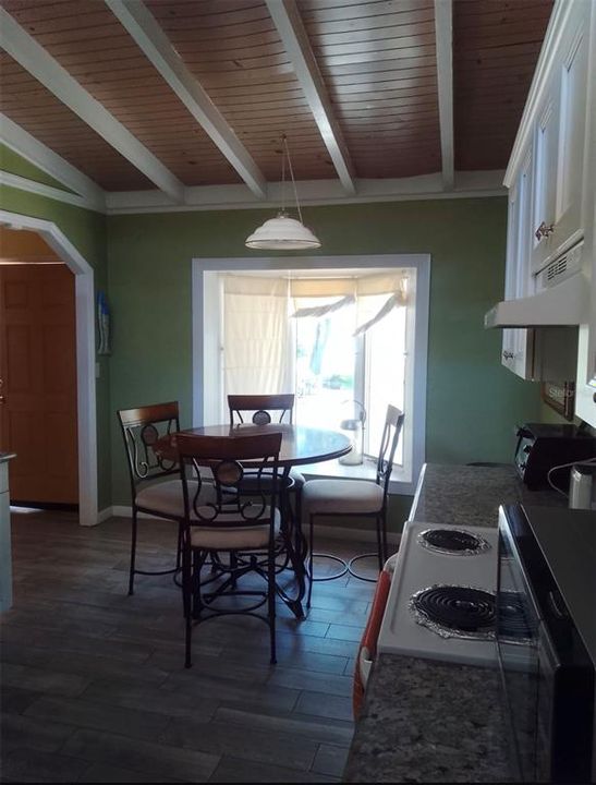 В аренду: $3,550 (2 спален, 2 ванн, 1074 Квадратных фут)