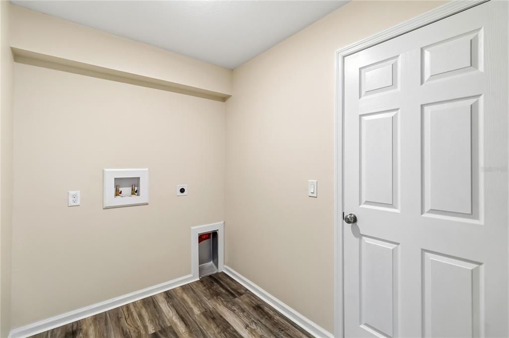 For Sale: $415,000 (3 beds, 2 baths, 2916 Square Feet)