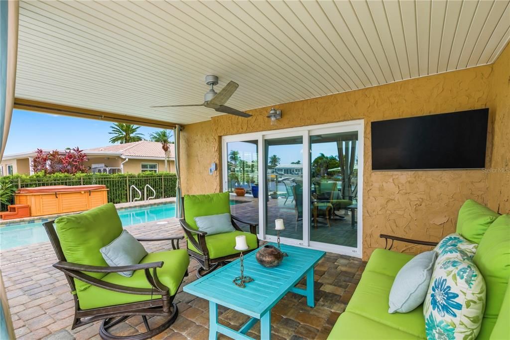 For Sale: $1,020,000 (4 beds, 3 baths, 2222 Square Feet)
