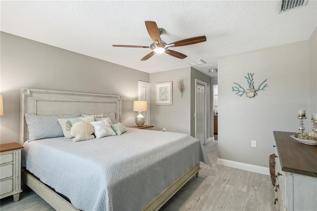 For Sale: $1,020,000 (4 beds, 3 baths, 2222 Square Feet)