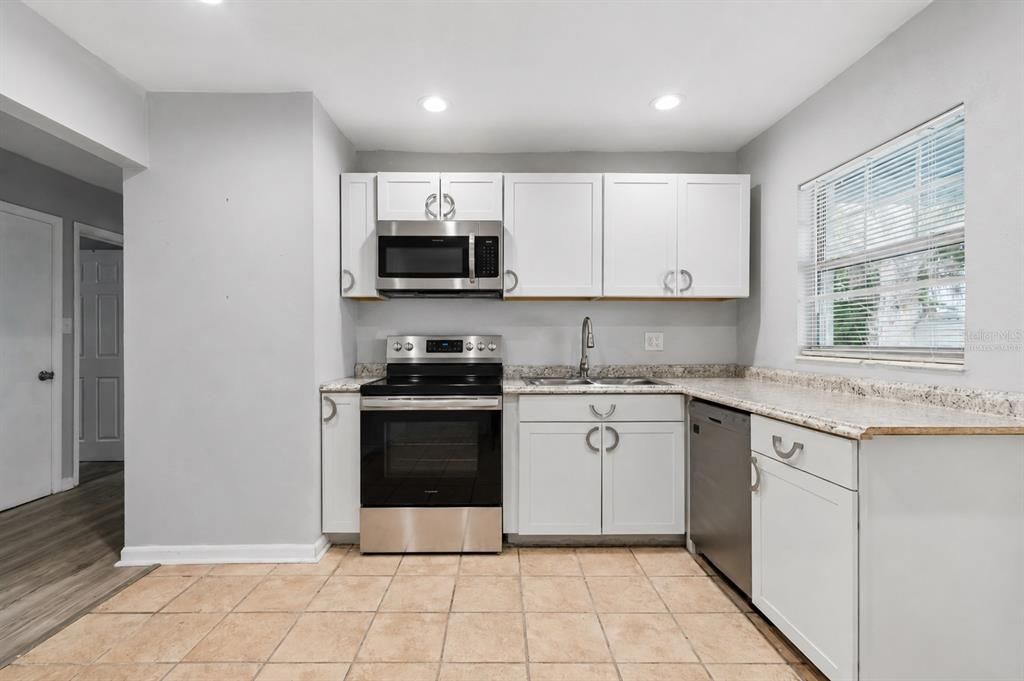 For Sale: $229,900 (3 beds, 1 baths, 1355 Square Feet)