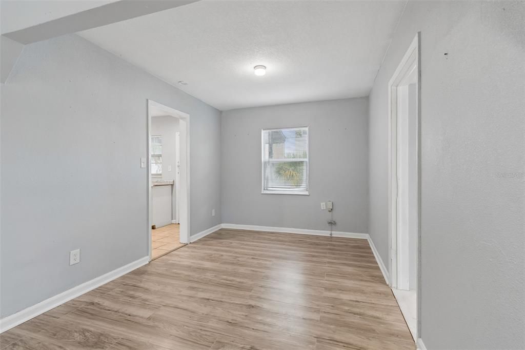 For Sale: $229,900 (3 beds, 1 baths, 1355 Square Feet)
