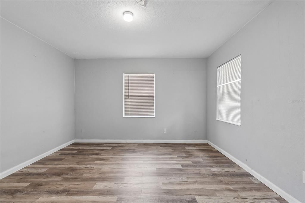For Sale: $229,900 (3 beds, 1 baths, 1355 Square Feet)