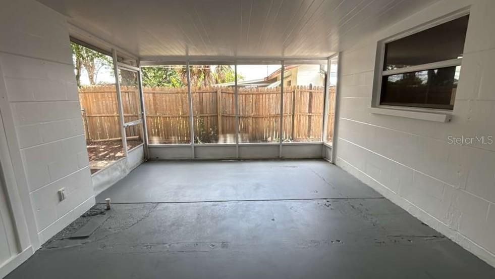 For Sale: $295,000 (3 beds, 1 baths, 1369 Square Feet)