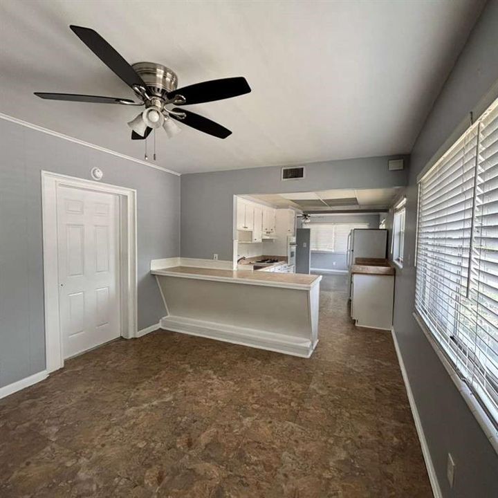 For Sale: $295,000 (3 beds, 1 baths, 1369 Square Feet)