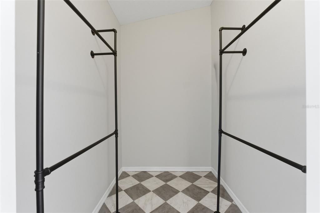 Activo con contrato: $305,000 (3 camas, 2 baños, 1798 Pies cuadrados)