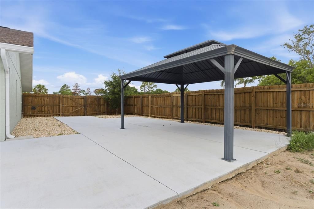 Activo con contrato: $305,000 (3 camas, 2 baños, 1798 Pies cuadrados)