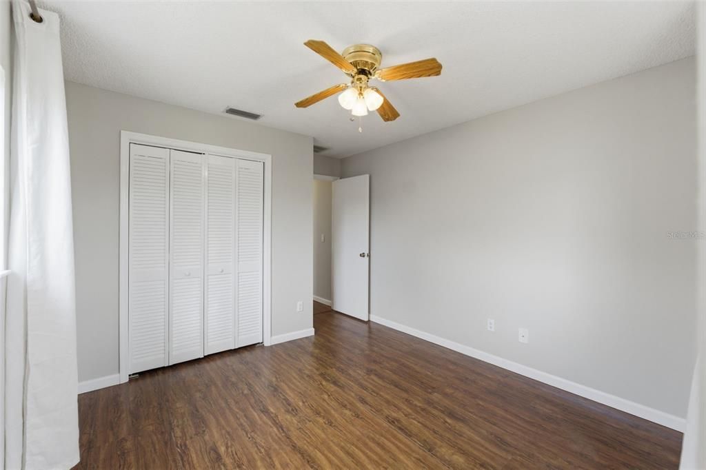 Activo con contrato: $305,000 (3 camas, 2 baños, 1798 Pies cuadrados)