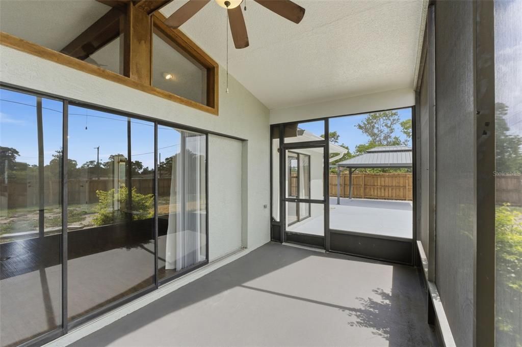 Activo con contrato: $305,000 (3 camas, 2 baños, 1798 Pies cuadrados)