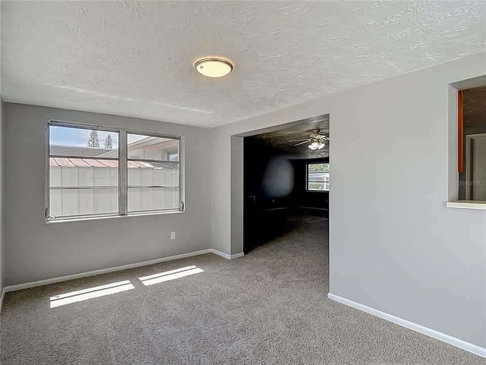 For Sale: $227,900 (2 beds, 2 baths, 1098 Square Feet)