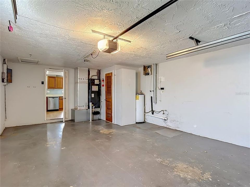 For Sale: $227,900 (2 beds, 2 baths, 1098 Square Feet)