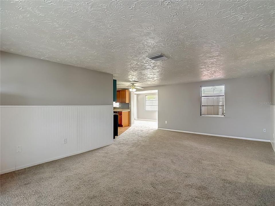 For Sale: $227,900 (2 beds, 2 baths, 1098 Square Feet)