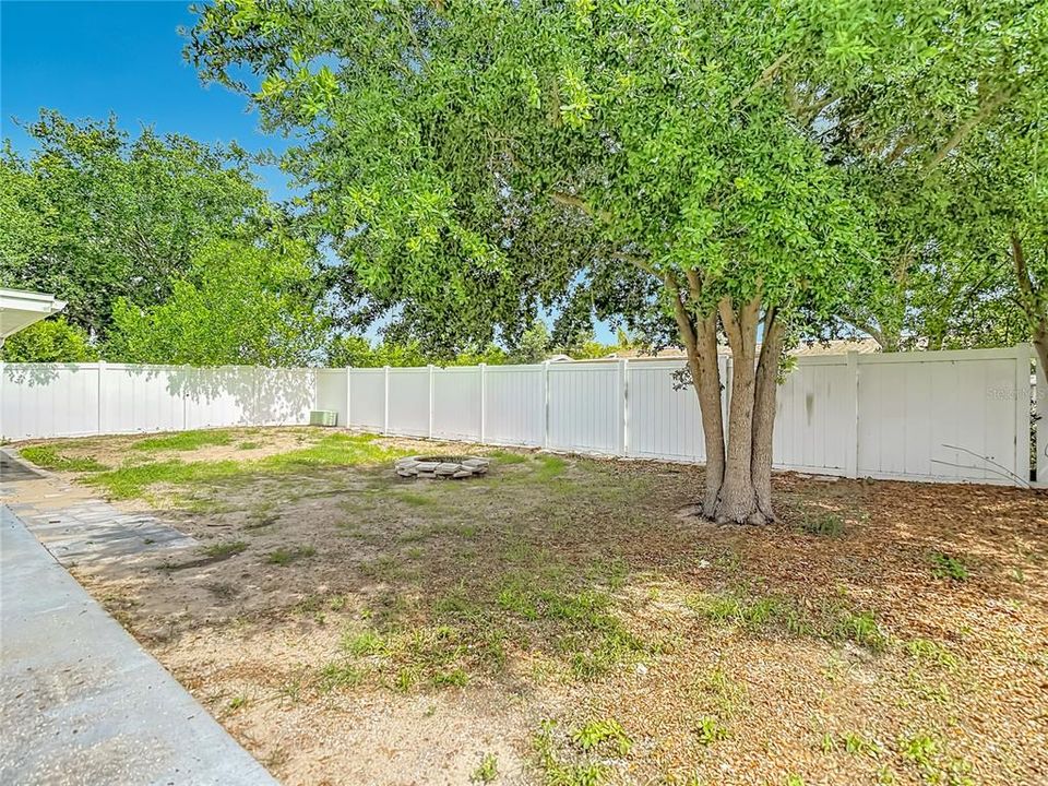 For Sale: $227,900 (2 beds, 2 baths, 1098 Square Feet)