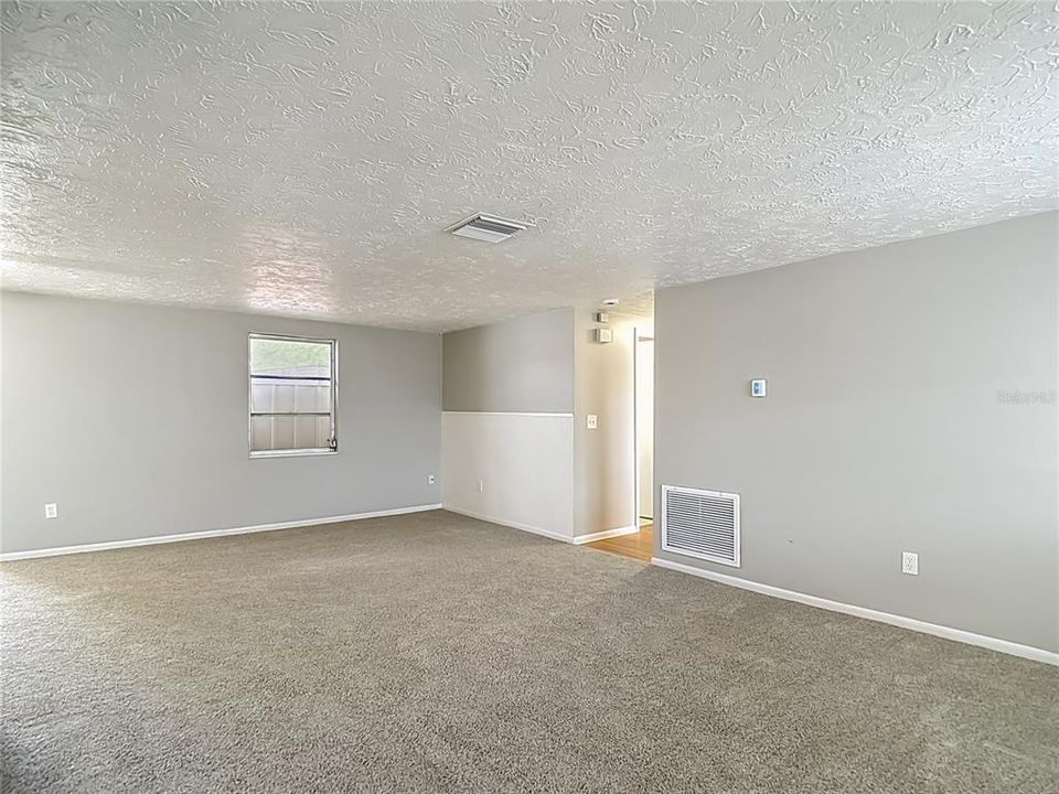 For Sale: $227,900 (2 beds, 2 baths, 1098 Square Feet)