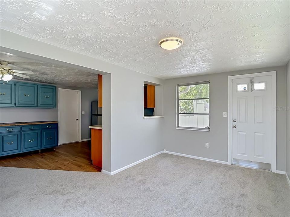 For Sale: $227,900 (2 beds, 2 baths, 1098 Square Feet)