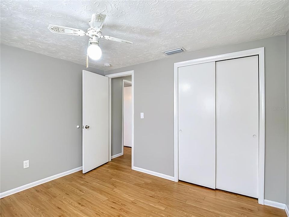 For Sale: $227,900 (2 beds, 2 baths, 1098 Square Feet)
