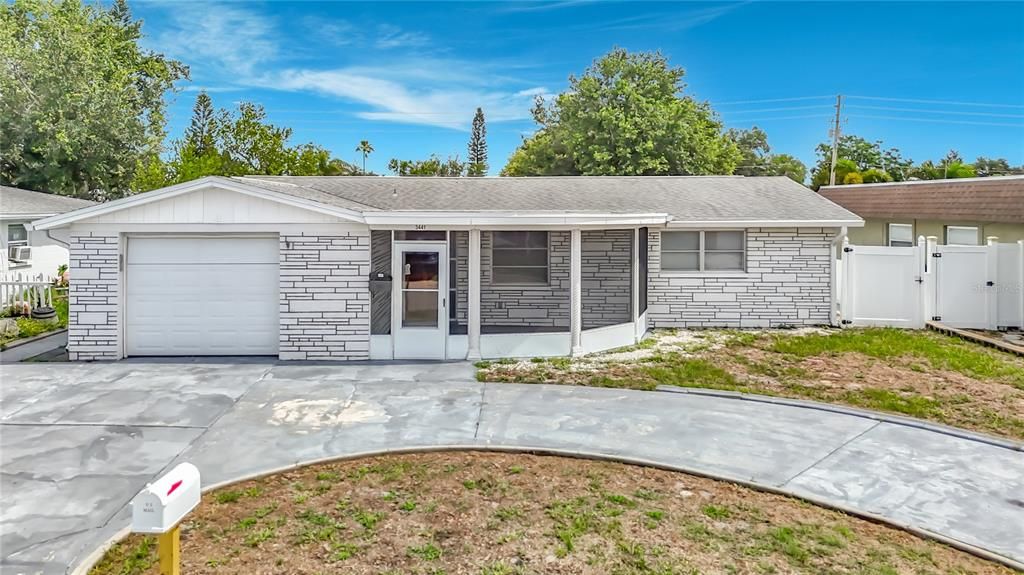 For Sale: $227,900 (2 beds, 2 baths, 1098 Square Feet)