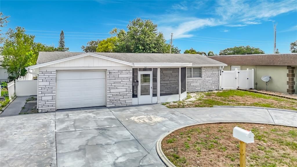 For Sale: $227,900 (2 beds, 2 baths, 1098 Square Feet)