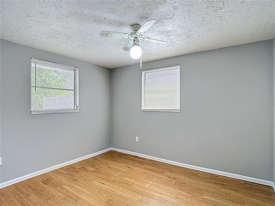 For Sale: $227,900 (2 beds, 2 baths, 1098 Square Feet)