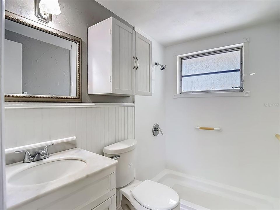 For Sale: $227,900 (2 beds, 2 baths, 1098 Square Feet)