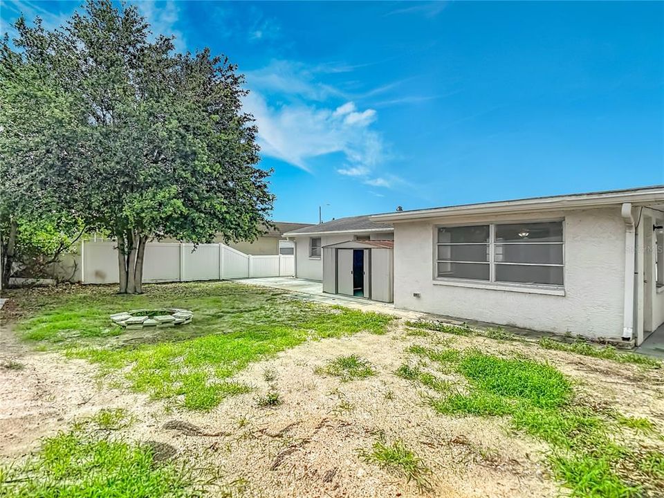 For Sale: $227,900 (2 beds, 2 baths, 1098 Square Feet)
