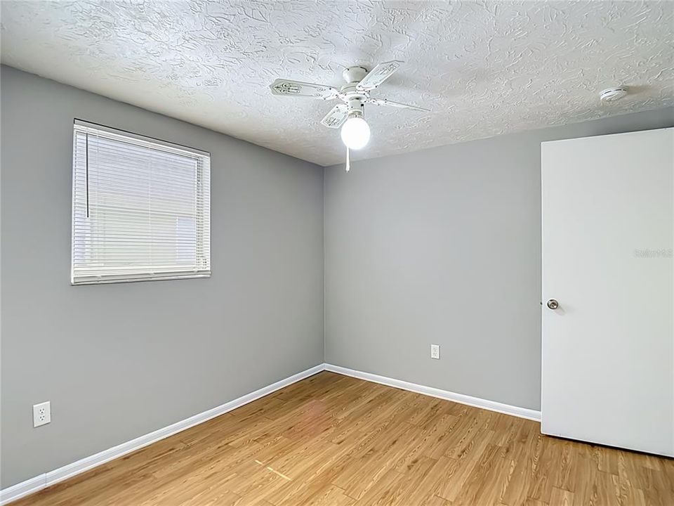 For Sale: $227,900 (2 beds, 2 baths, 1098 Square Feet)