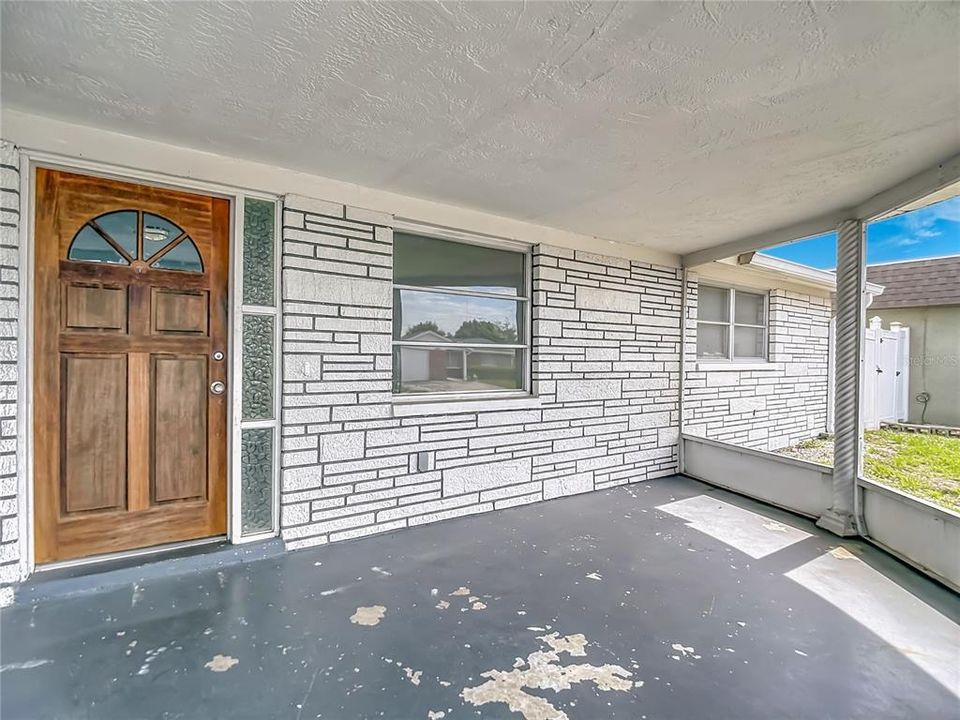 For Sale: $227,900 (2 beds, 2 baths, 1098 Square Feet)