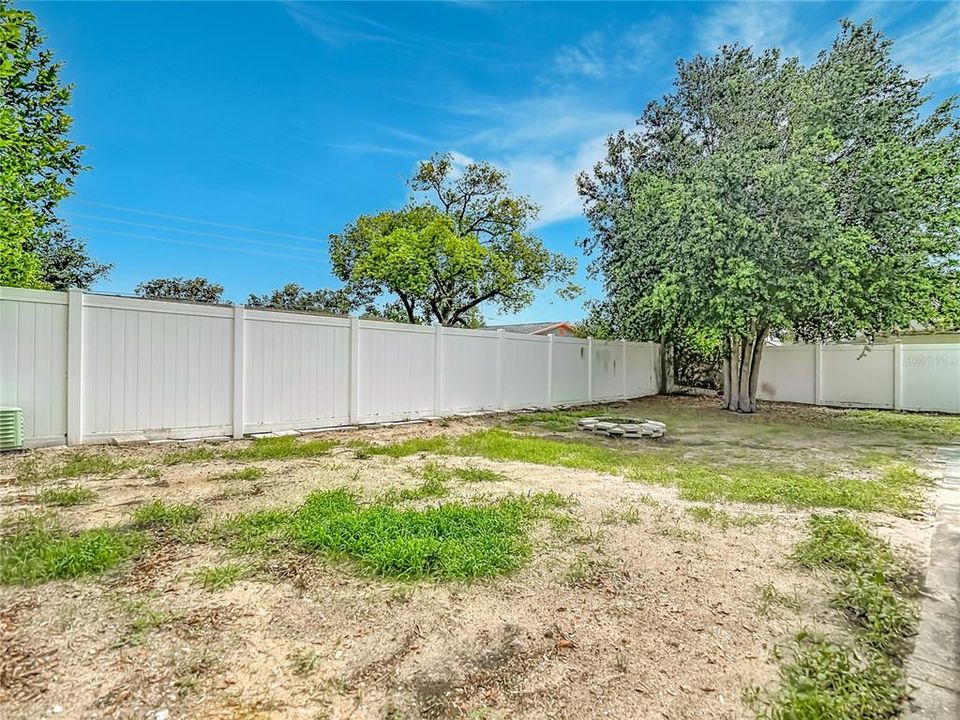 For Sale: $227,900 (2 beds, 2 baths, 1098 Square Feet)