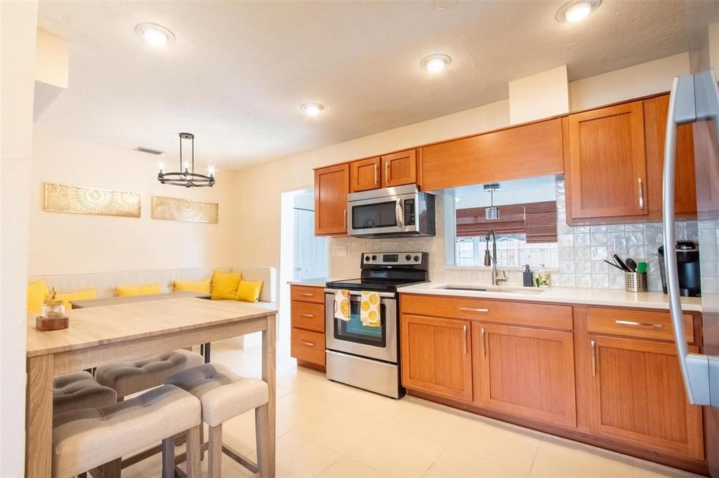 На продажу: $435,900 (3 спален, 2 ванн, 1449 Квадратных фут)