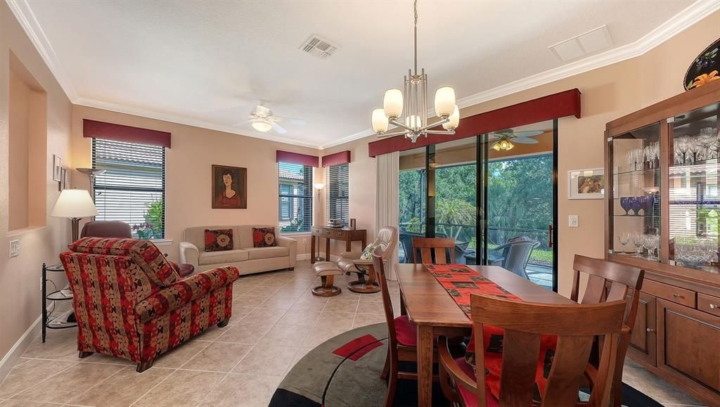 Activo con contrato: $375,000 (2 camas, 2 baños, 1685 Pies cuadrados)