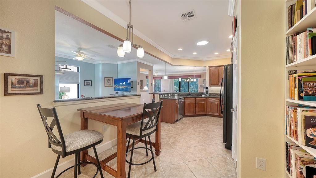 Activo con contrato: $375,000 (2 camas, 2 baños, 1685 Pies cuadrados)