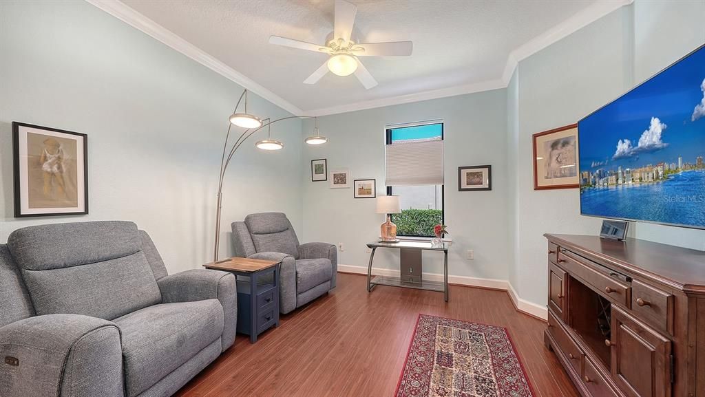 Activo con contrato: $375,000 (2 camas, 2 baños, 1685 Pies cuadrados)
